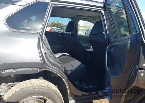 2024 Toyota Rav4 Xle z USA, uszkodzony, nr VIN JTMW1RFV2RD124484